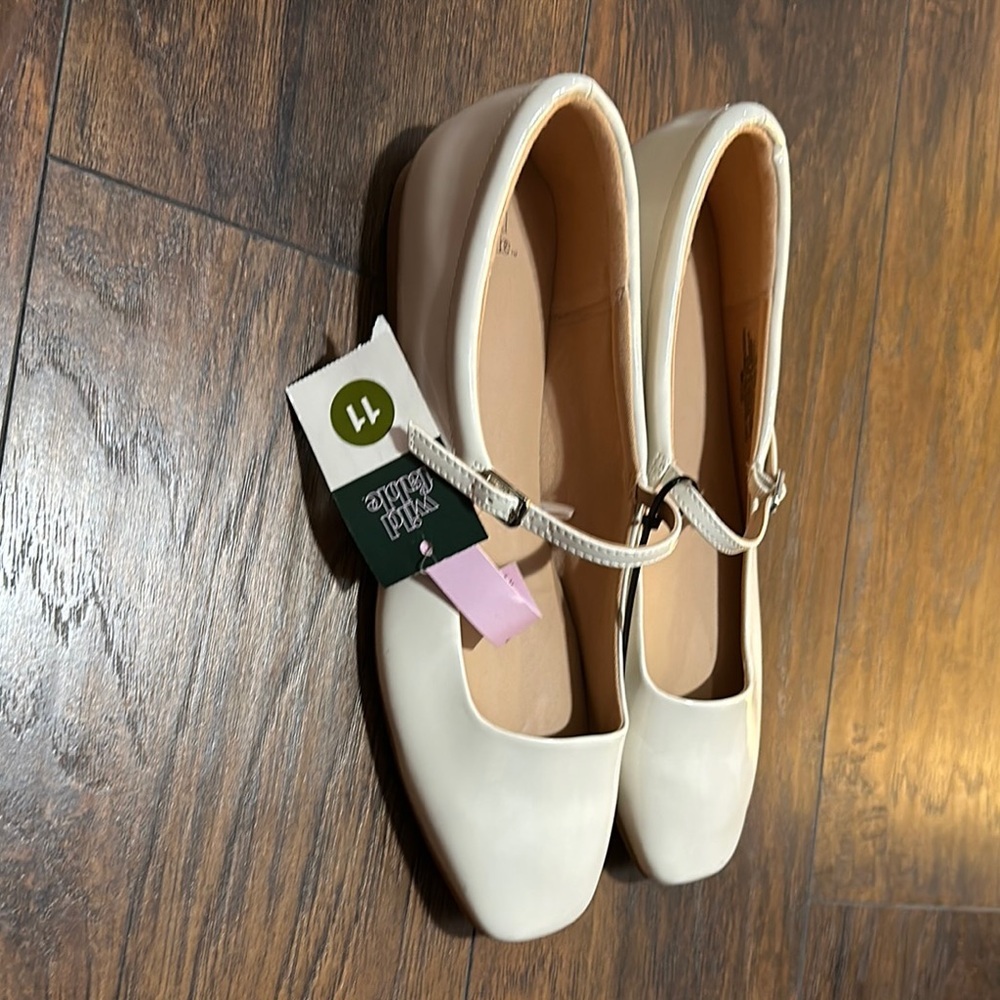 Wild Fable Women’s Cream Mary Jane Semi Square Toe Flats - Picture 7 of 9